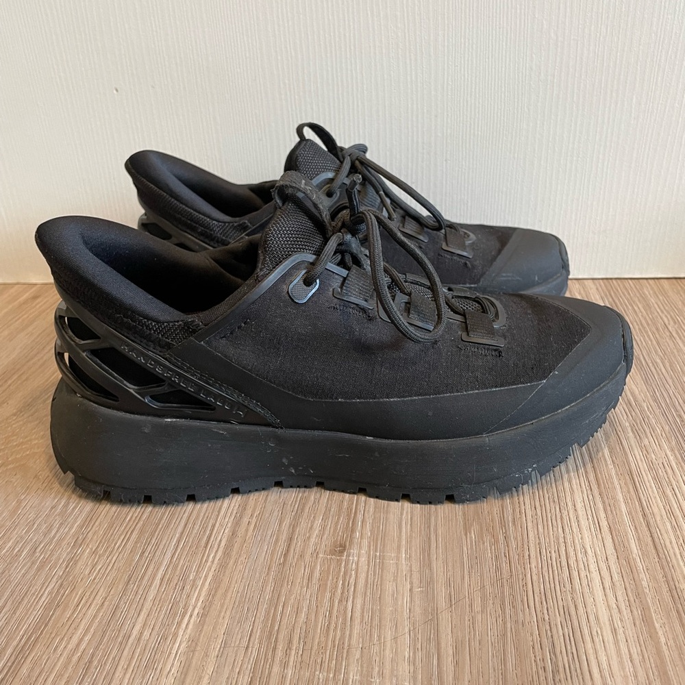 Kizik Unisex Wasatch Hands Free Athletic Sneakers Blackout Mens 5 Womens 6.5